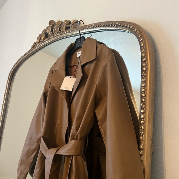 BEAND NEW WITH TAGS Viktoria Faux Leather Coat in Camel superdown - Picture 3 of 7